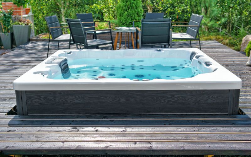 Luxury Whirlpool Tubs